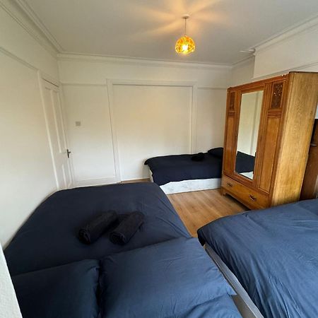 Big Family Room In Room At 2 Iveragh Rd-4 Dublin Dış mekan fotoğraf
