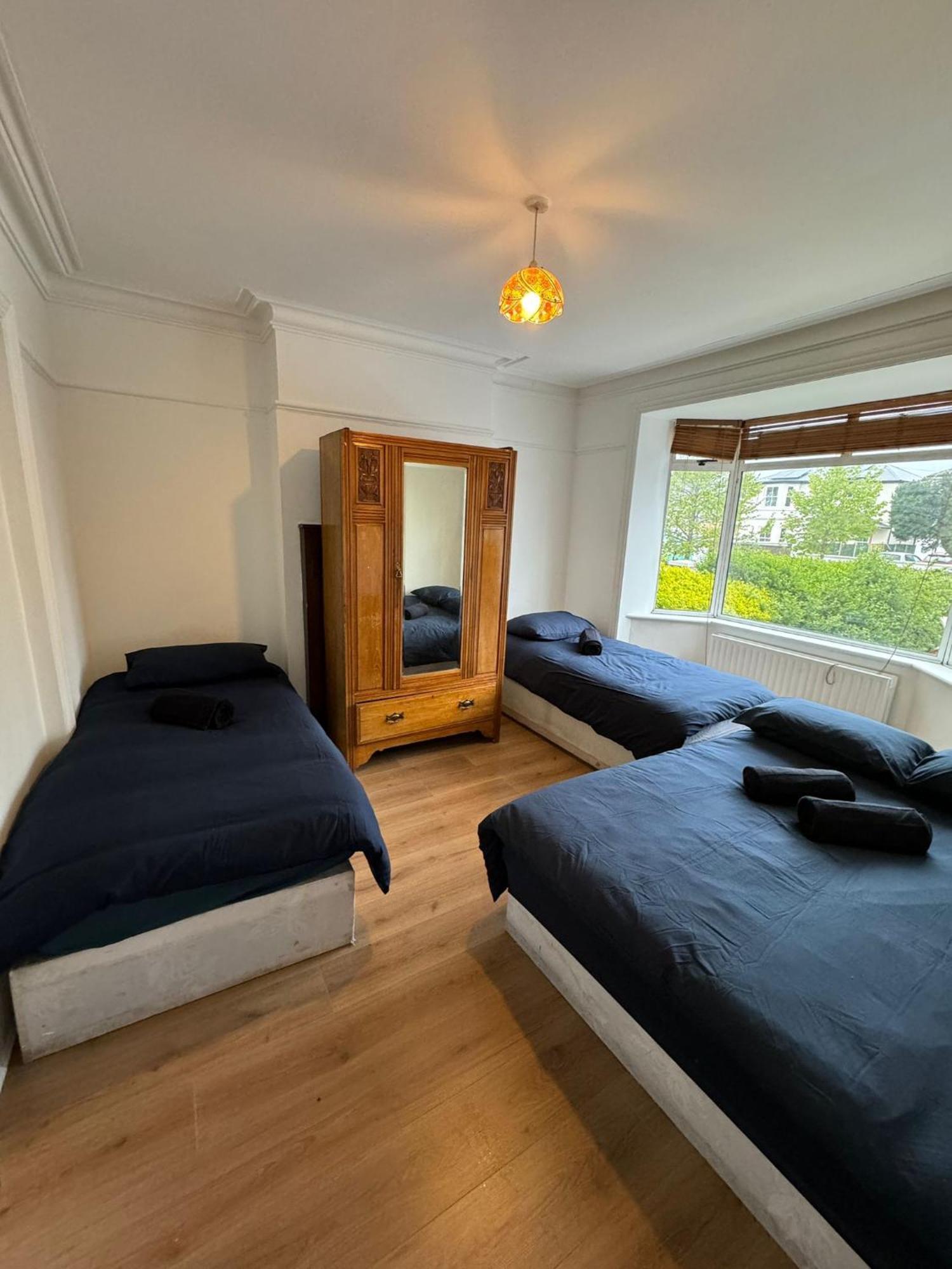 Big Family Room In Room At 2 Iveragh Rd-4 Dublin Dış mekan fotoğraf